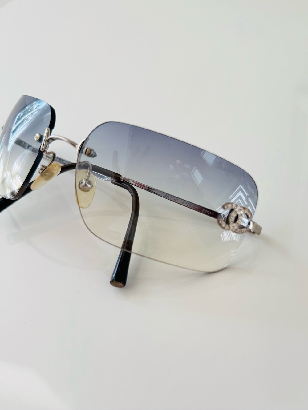 Extremely RARE 🦋 Authentic Chanel light blue rimless CC  sunglasses✨ - Picture 3 of 11